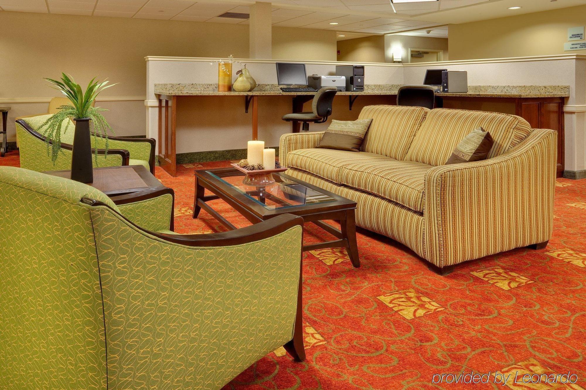 Holiday Inn Express & Suites Bradley Airport By Ihg Windsor Locks Exterior photo