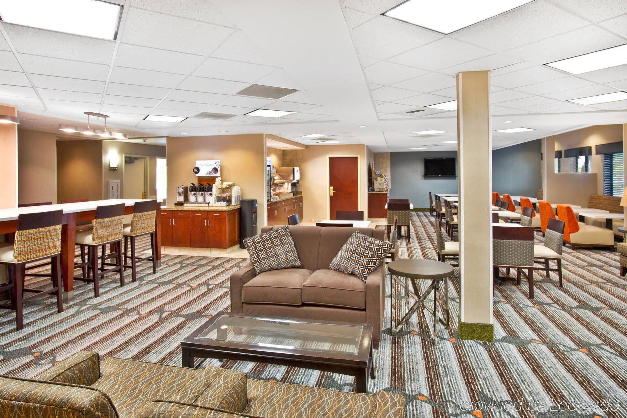 Holiday Inn Express & Suites Bradley Airport By Ihg Windsor Locks Exterior photo