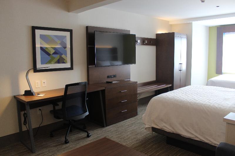 Holiday Inn Express & Suites Bradley Airport By Ihg Windsor Locks Exterior photo
