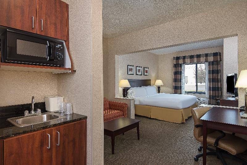 Holiday Inn Express & Suites Bradley Airport By Ihg Windsor Locks Exterior photo